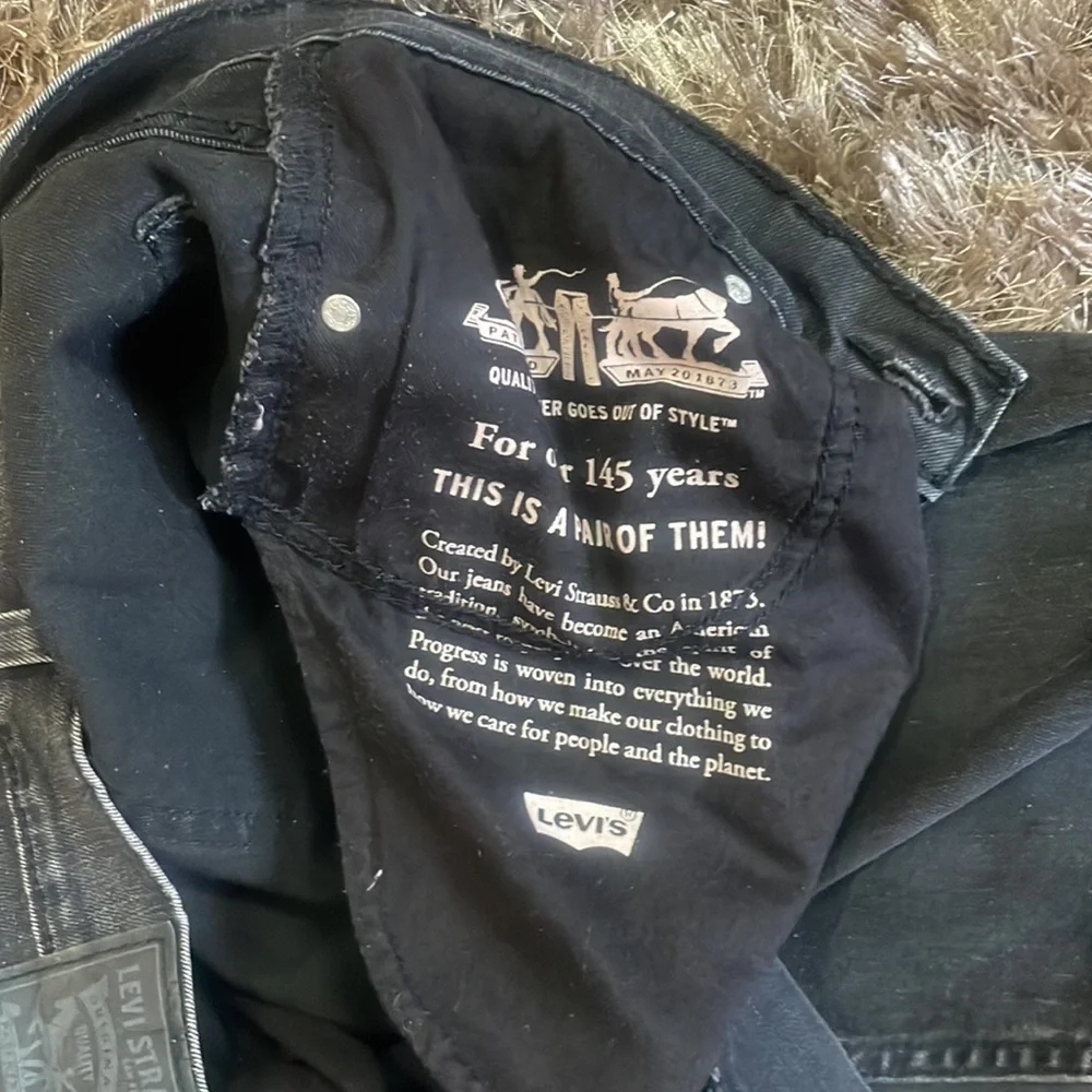 Levis charcoal black denim - Picture 5 of 8